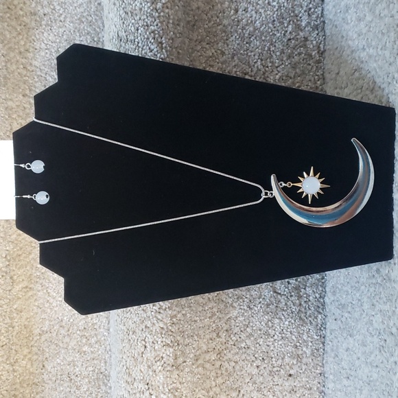 Moon necklace long chain with matching earrings - Picture 1 of 6